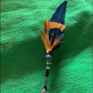Feather roach clip